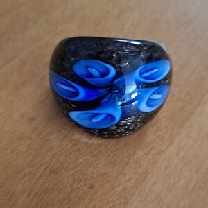 Beautiful Murano Glass Black and Blue Swirled Ring Size 8